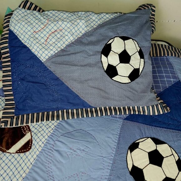 Sports Bedding! Twin Lightweight Quilt and Sham, Vibrant Blue Plaid, +Wall Hooks - Picture 6 of 6